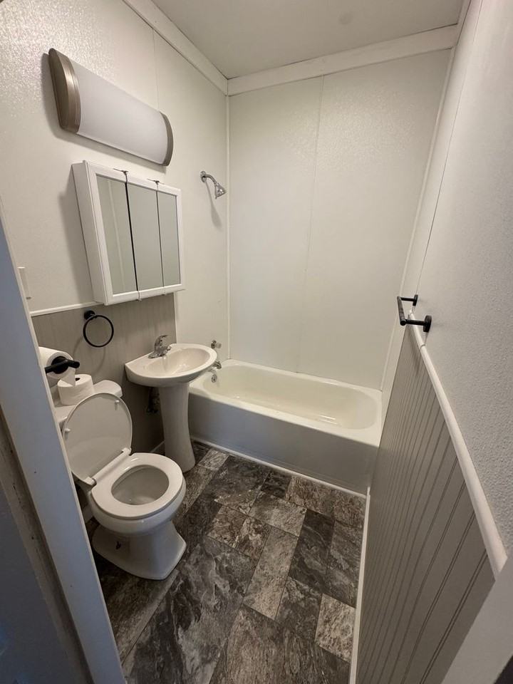 733 Koerner St - Photo 6 of 10
