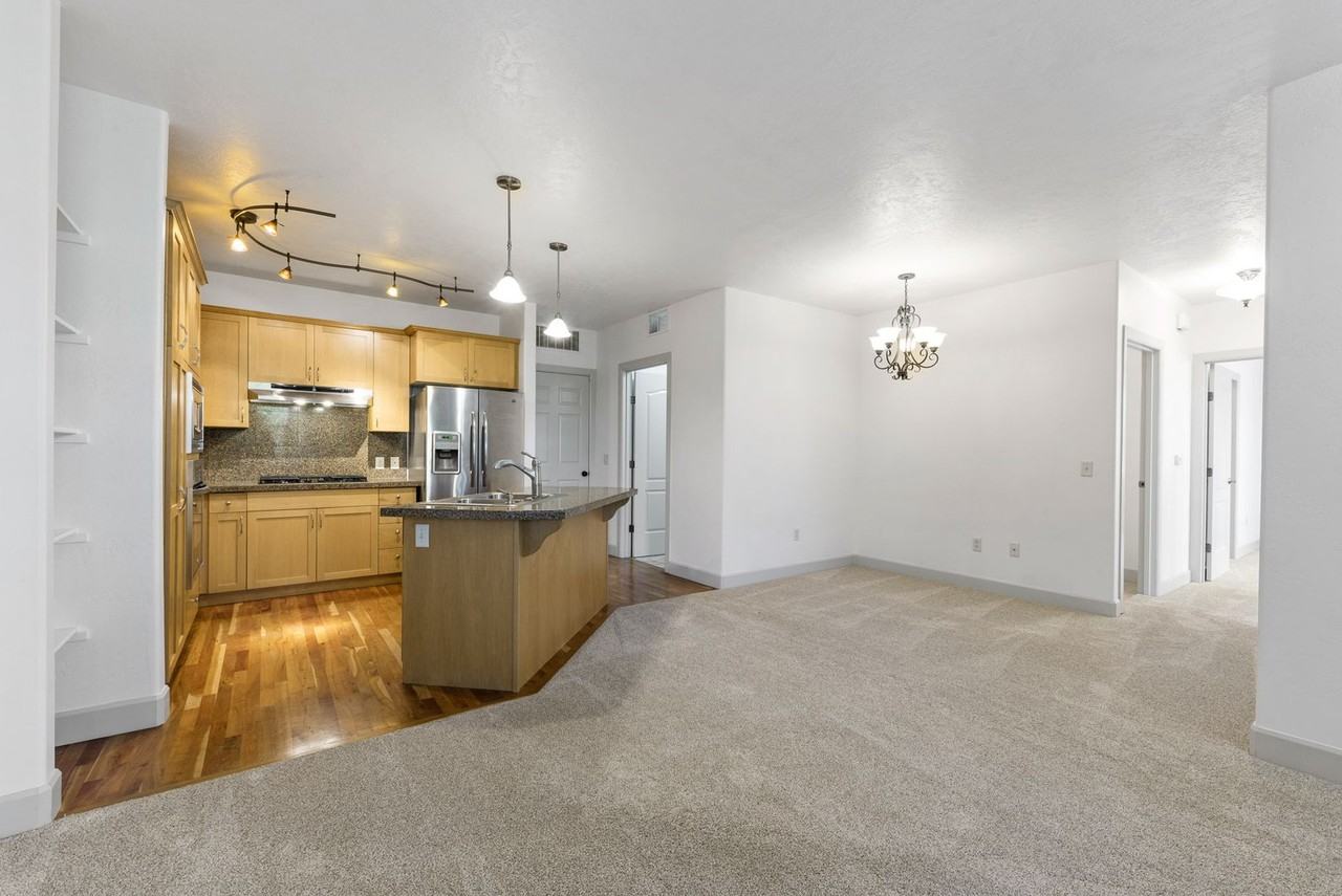 1152 E Winding Creek Dr - Photo 4 of 24