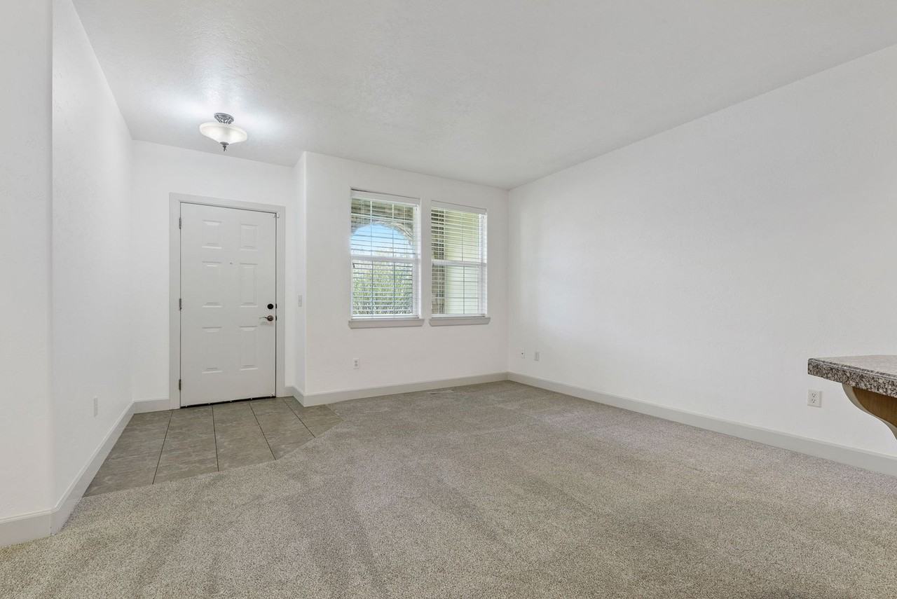 1152 E Winding Creek Dr - Photo 6 of 24