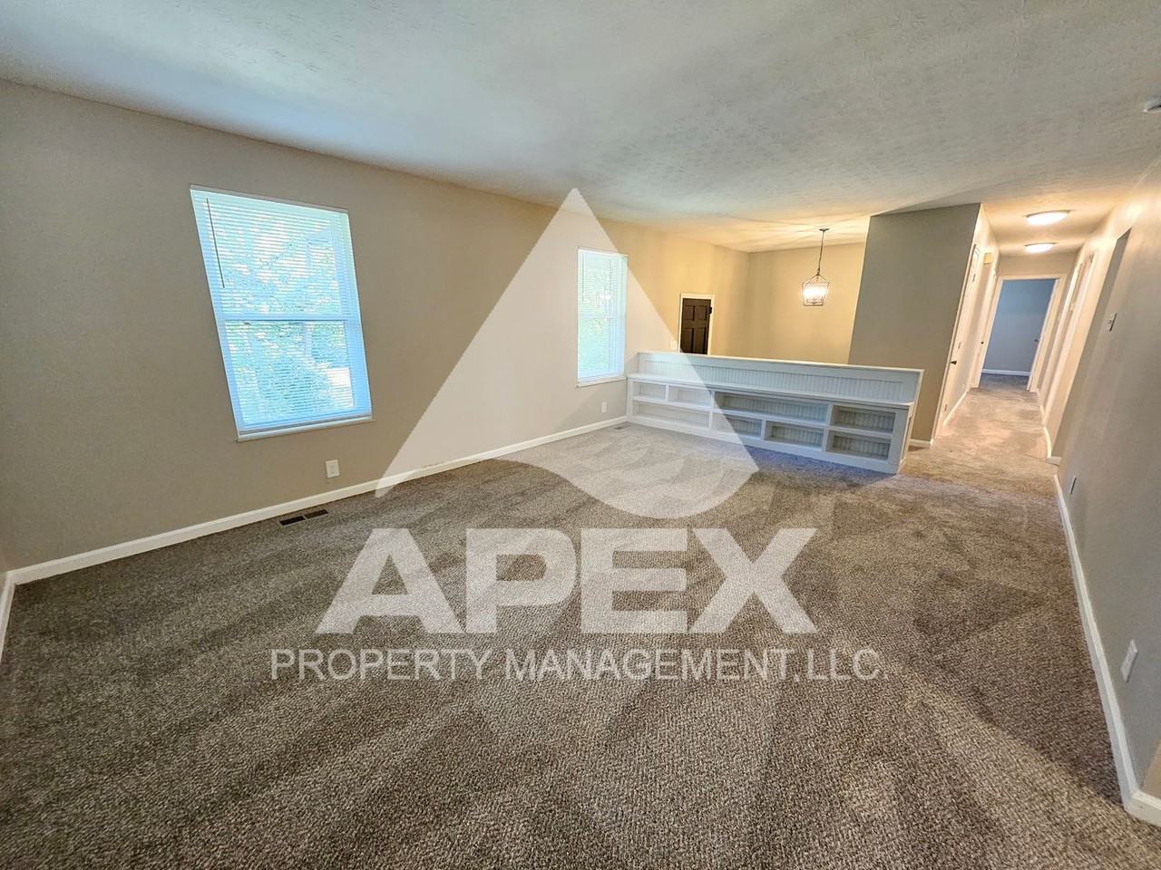 1115 Rain Tree Rd - Photo 5 of 33