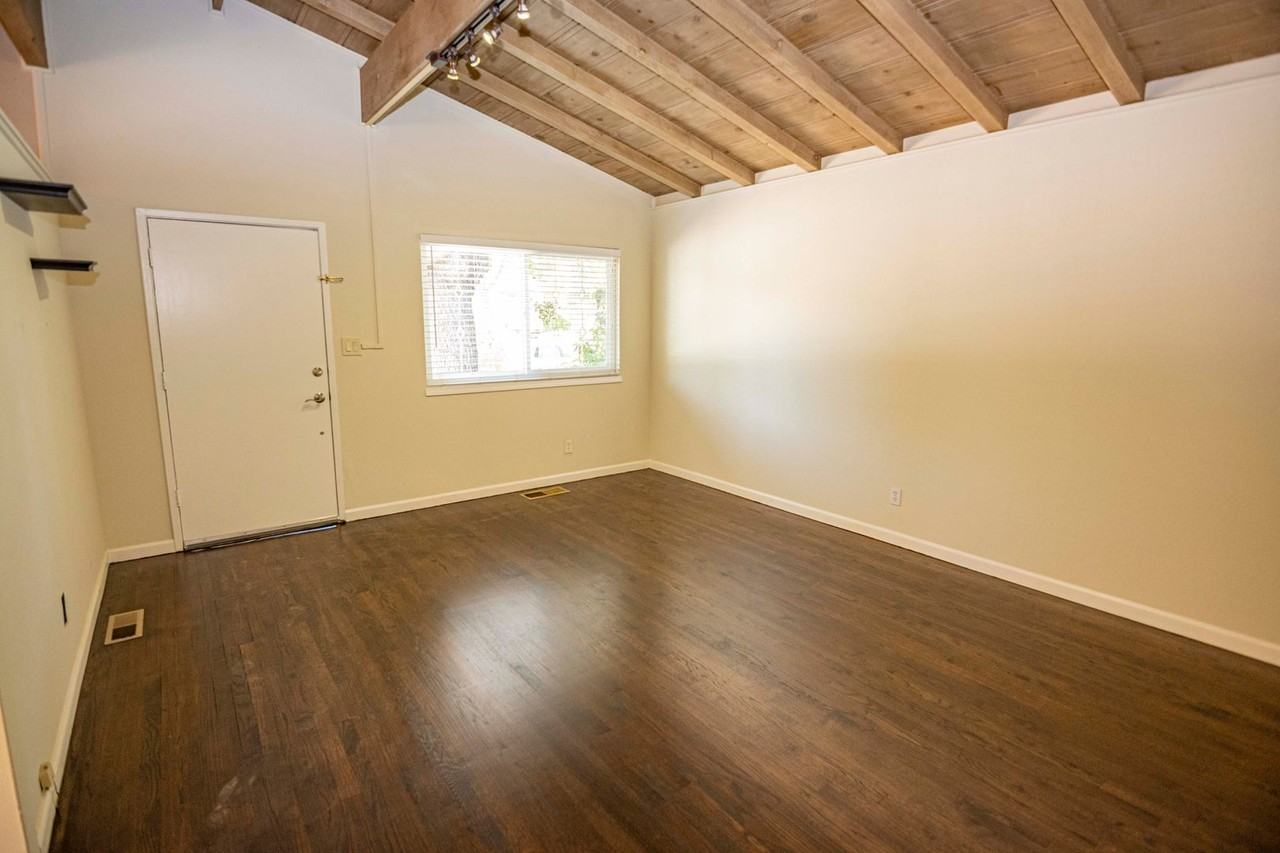 4384 Camden Ave - Photo 6 of 17