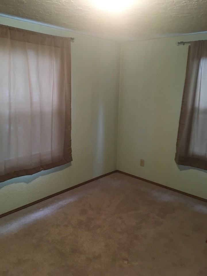 1037 Ne 104th Ave - Photo 3 of 20