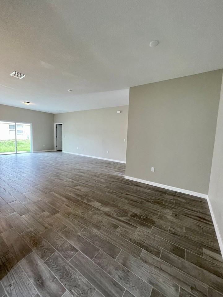 1140 Roan Ct - Photo 4 of 20