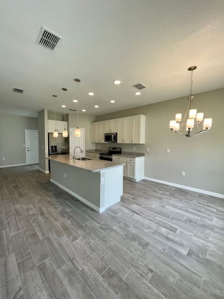 1140 Roan Ct - Photo 6 of 20