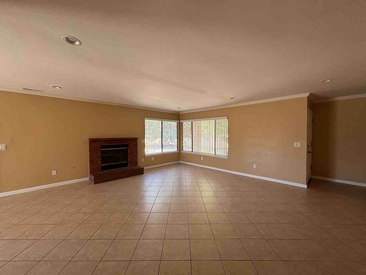 10116 E Avenue S2 #2 - Photo 5 of 34
