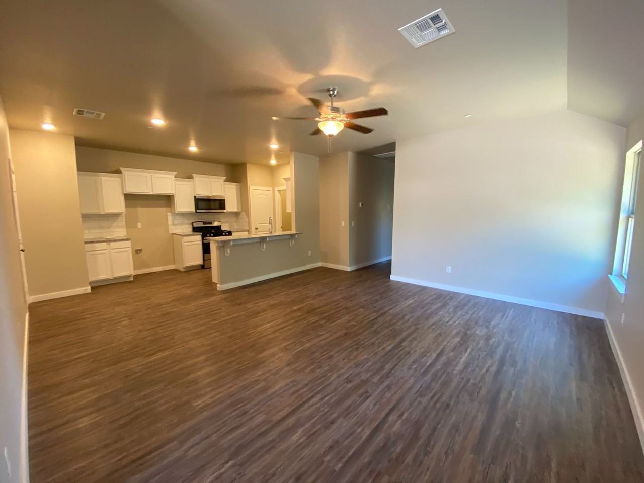5204 Oakwood Villas Ct - Photo 2 of 15