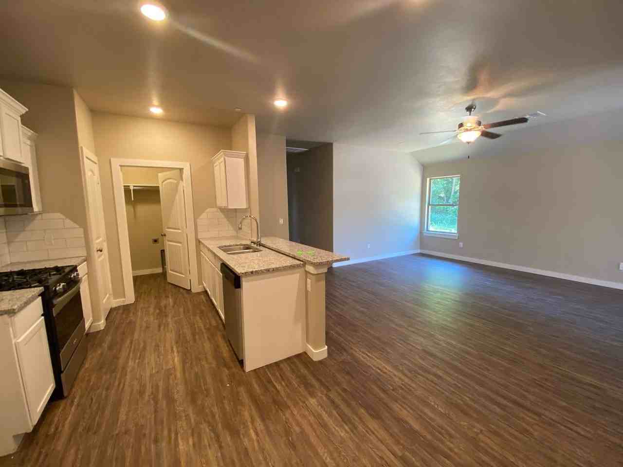 5204 Oakwood Villas Ct - Photo 6 of 15