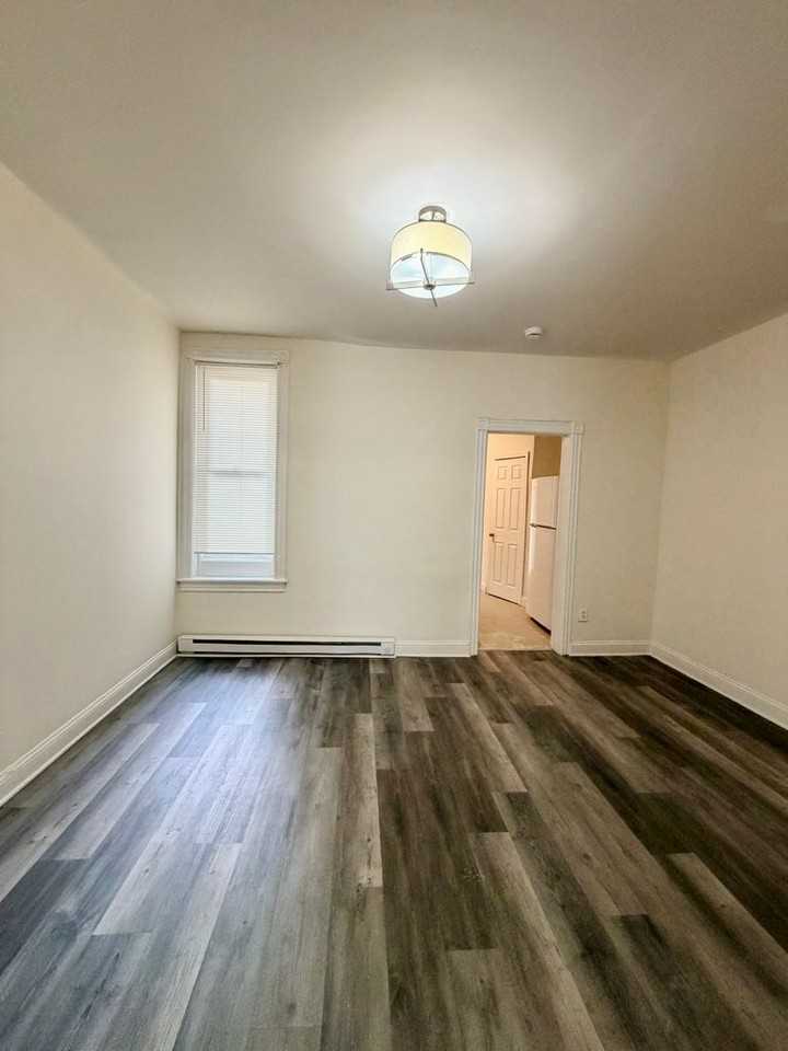 16 S Robinson St - Photo 3 of 22