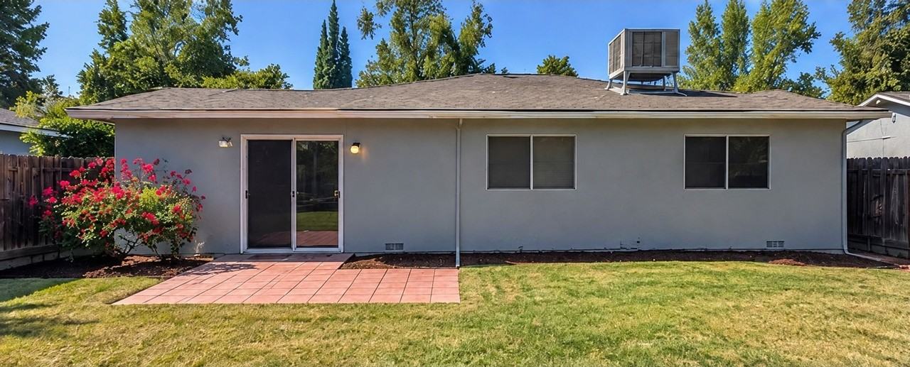 3272 Loughborough Dr - Photo 4 of 12