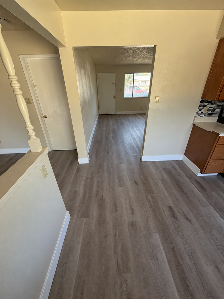 3272 Loughborough Dr - Photo 5 of 12