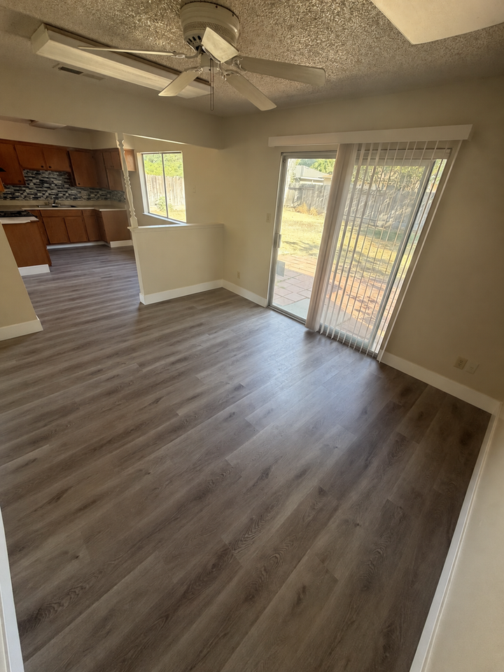 3272 Loughborough Dr - Photo 7 of 12