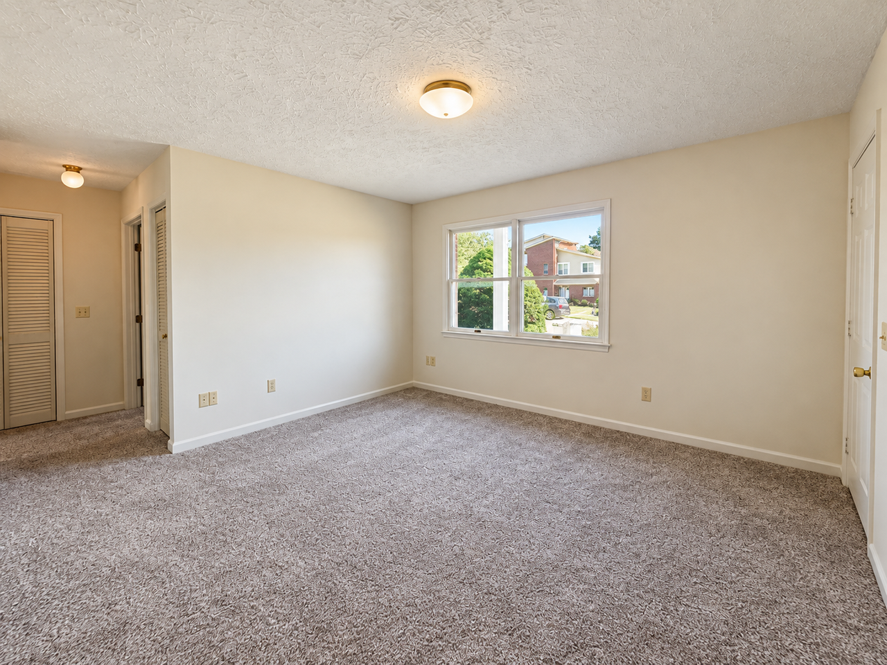 1221 Harmony Dr - Photo 3 of 6