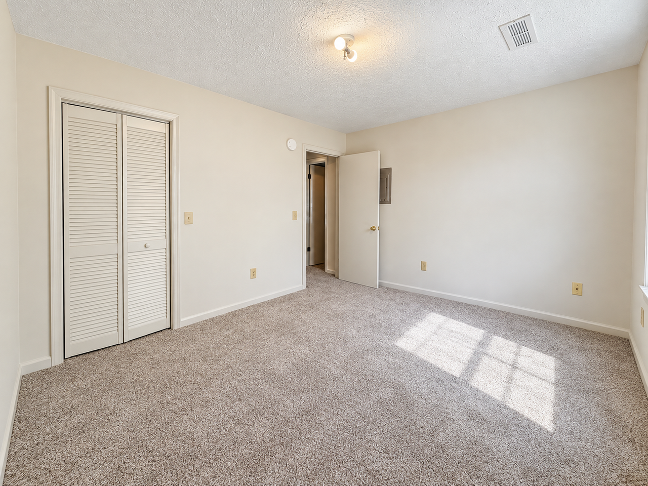1221 Harmony Dr - Photo 5 of 6