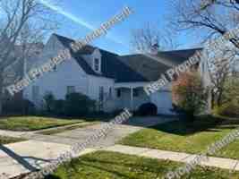 featured image of 141 N Grant St