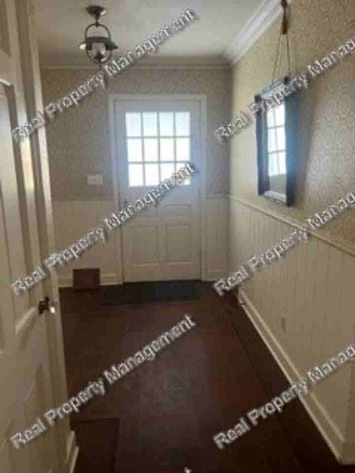 141 N Grant St - Photo 2 of 20