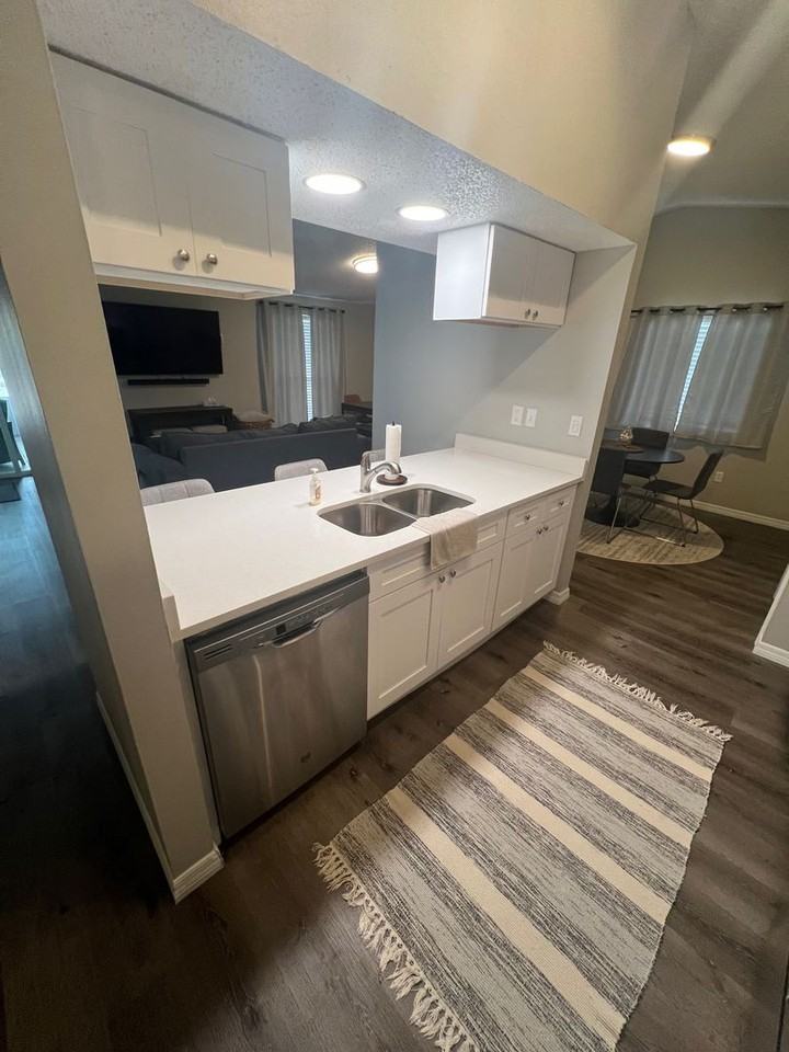 552 Hammock Dr - Photo 4 of 29