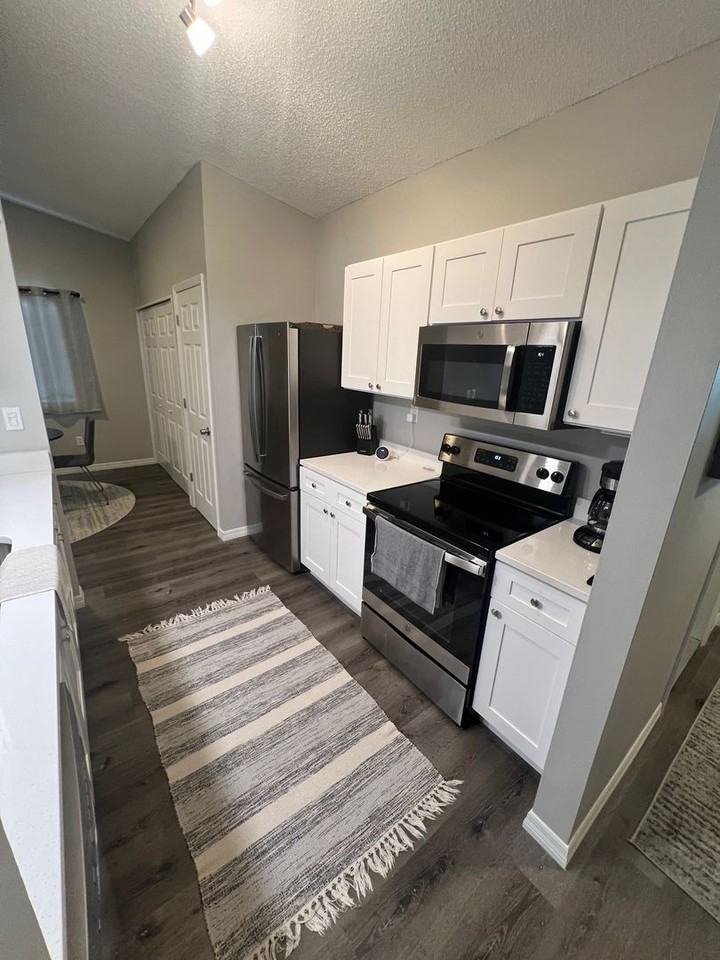 552 Hammock Dr - Photo 5 of 29