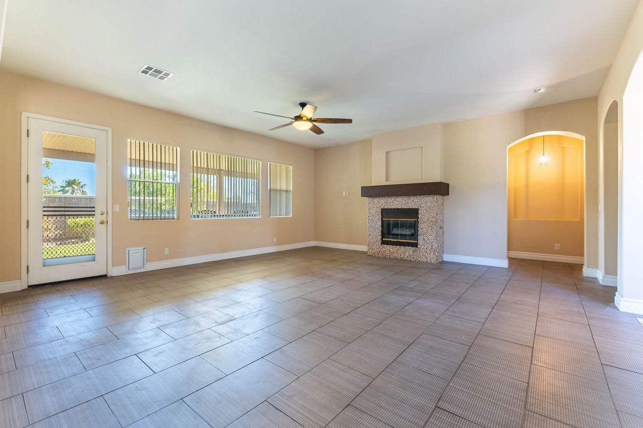 3334 Garden Shower Pl - Photo 5 of 50
