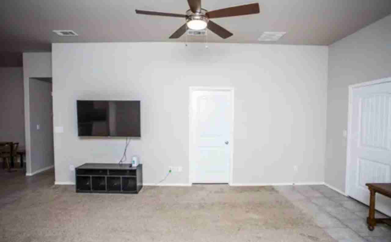 2909 Valencia Ave - Photo 3 of 20