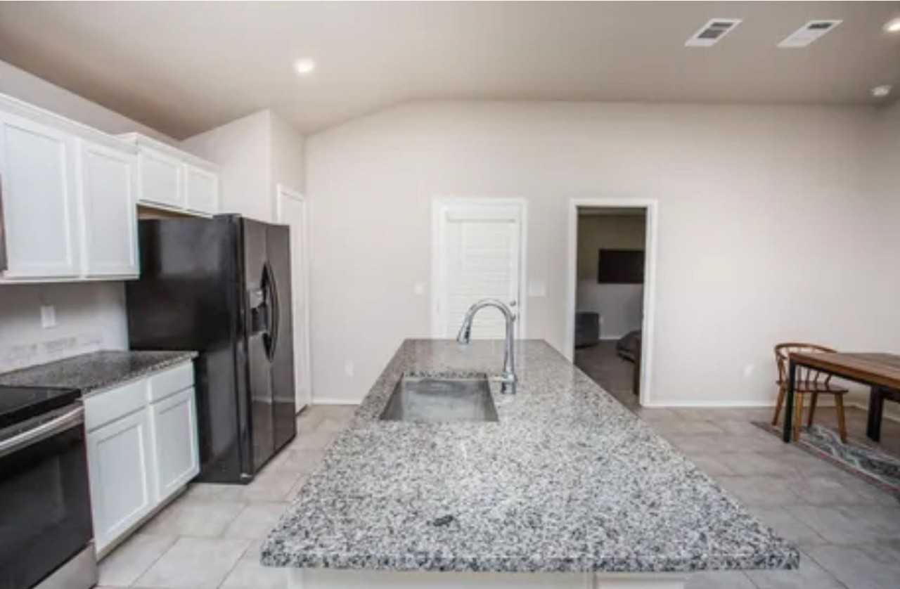 2909 Valencia Ave - Photo 5 of 20