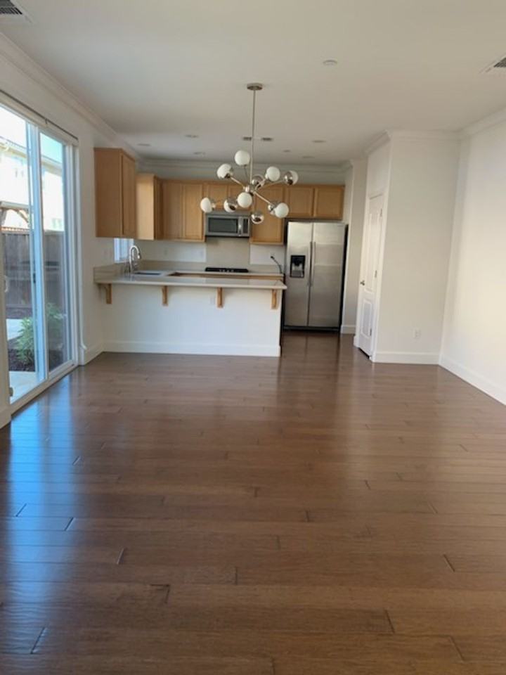 125 Caspian Way - Photo 2 of 26
