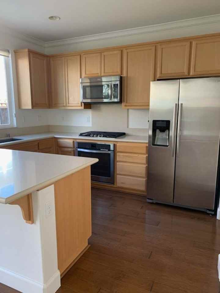 125 Caspian Way - Photo 3 of 26
