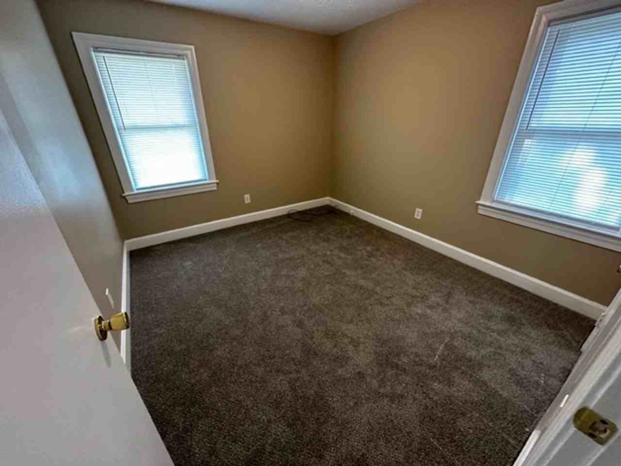 6115 Stagecoach Rd - Photo 6 of 11