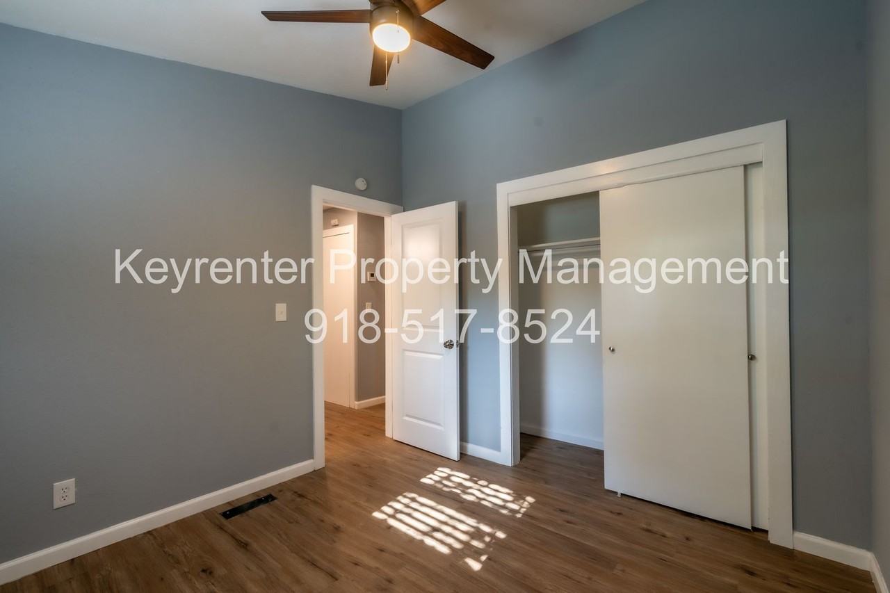 2470 N New Haven Ave - Photo 7 of 11