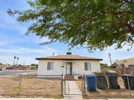 featured image of 605 W Holt Ave