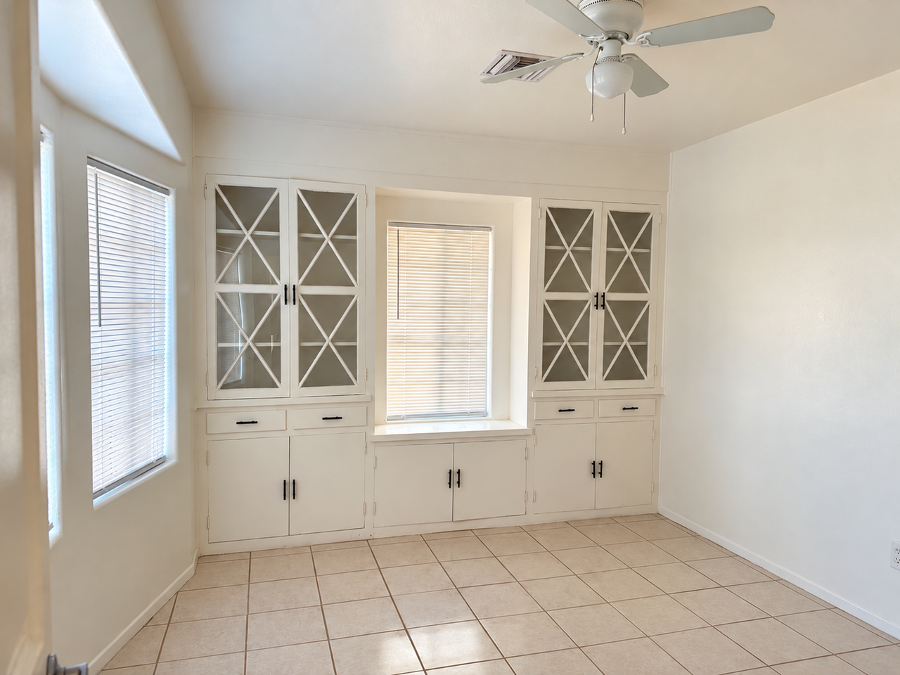 605 W Holt Ave - Photo 7 of 13