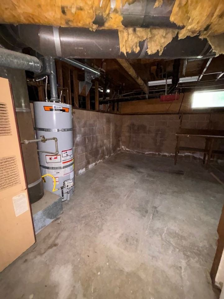 233 4th Ave - Photo 4 of 50
