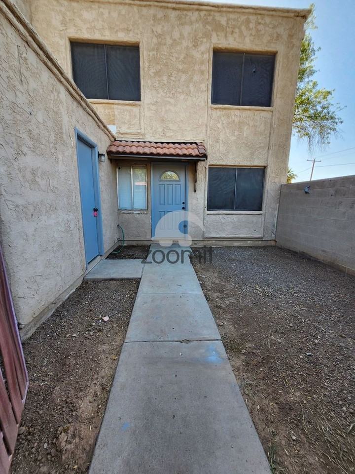 4264 N 68th Dr - Photo 2 of 29
