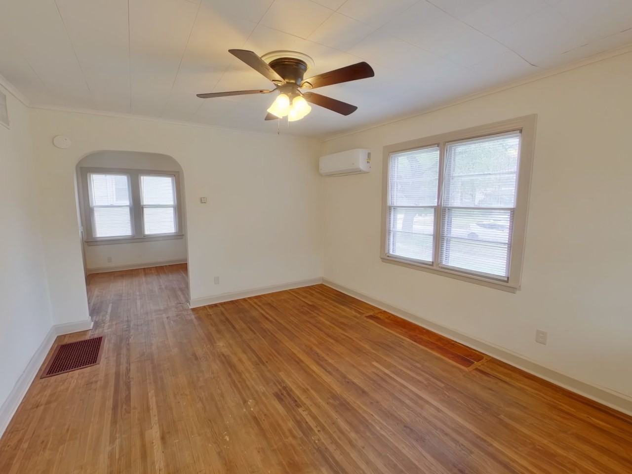 350 N Fern St - Photo 2 of 10