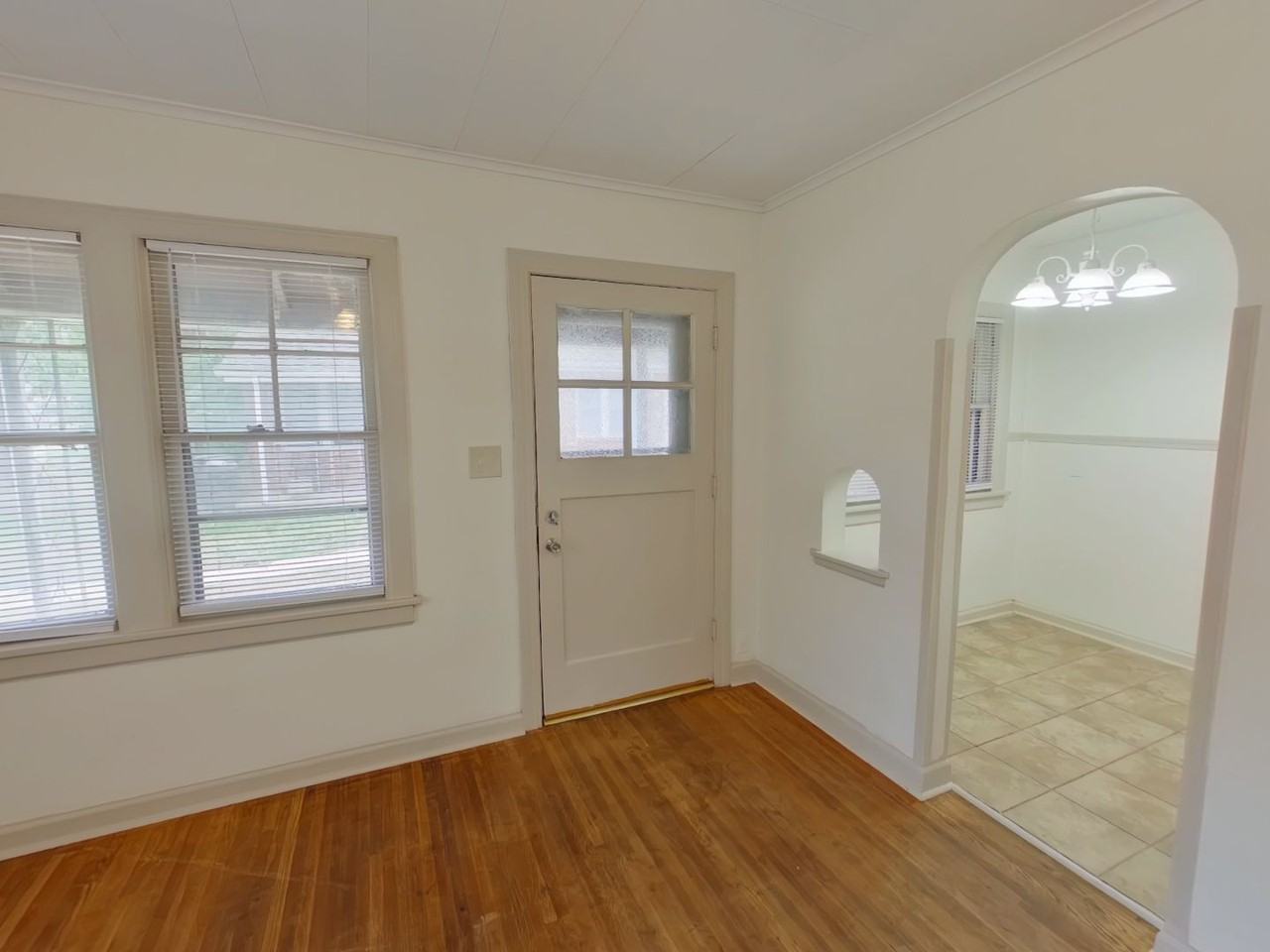 350 N Fern St - Photo 3 of 10