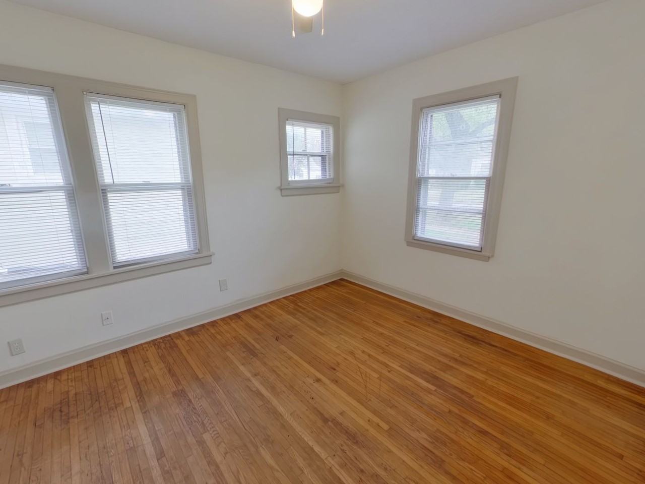 350 N Fern St - Photo 6 of 10