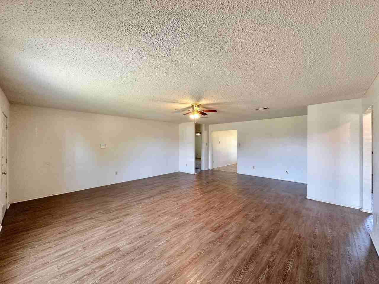 2607 Coy Dr - Photo 2 of 26
