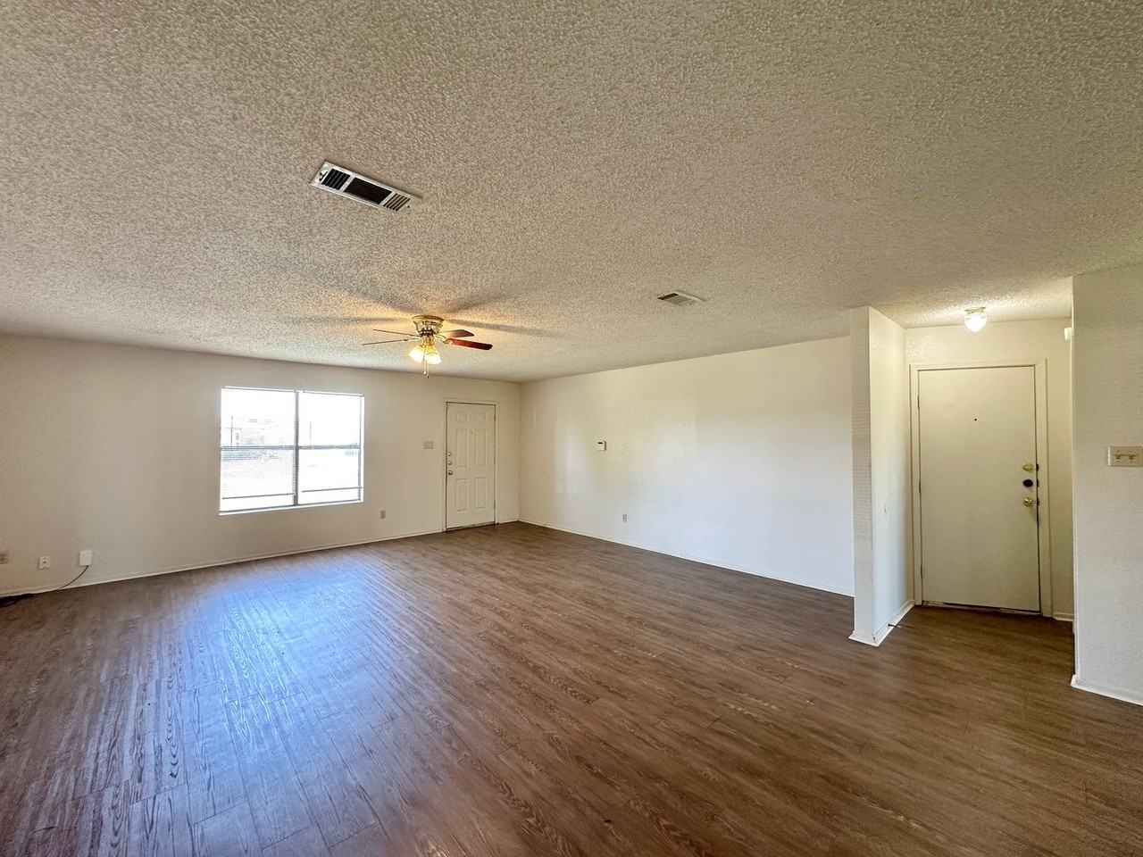 2607 Coy Dr - Photo 6 of 26