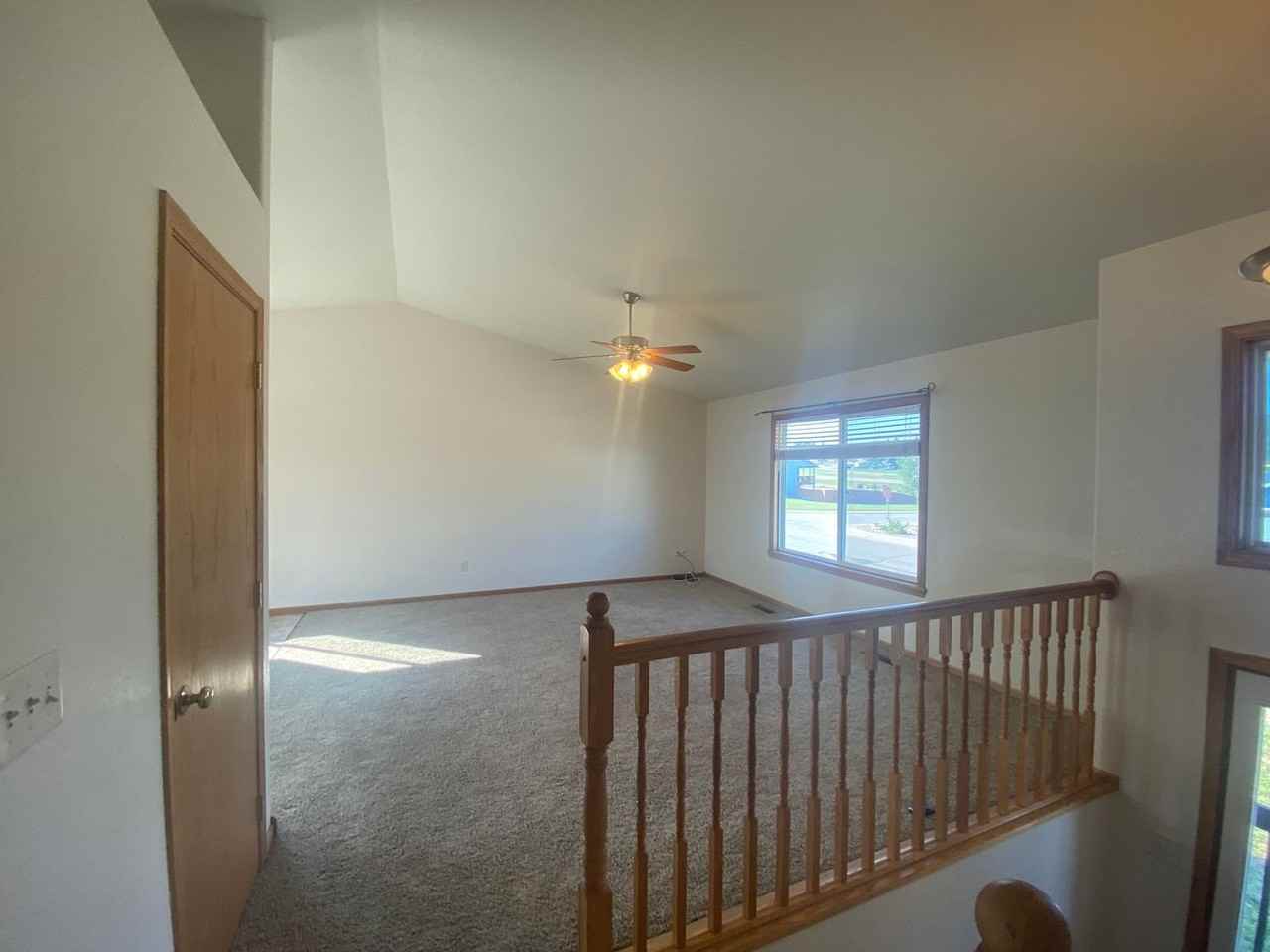 6870 Meadow Rose Ln - Photo 3 of 21