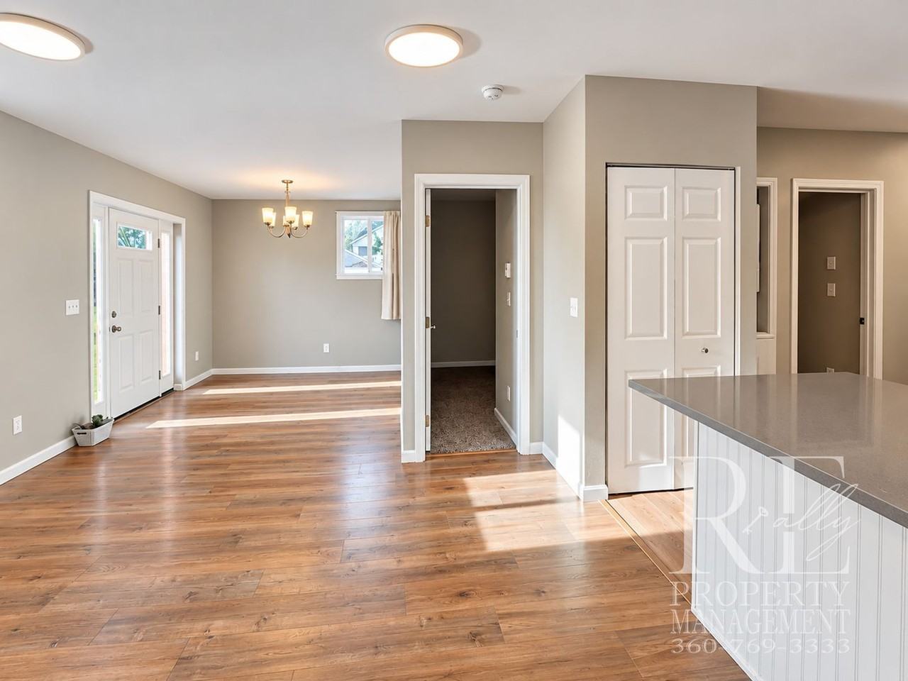 1227 S National Ave - Photo 3 of 16