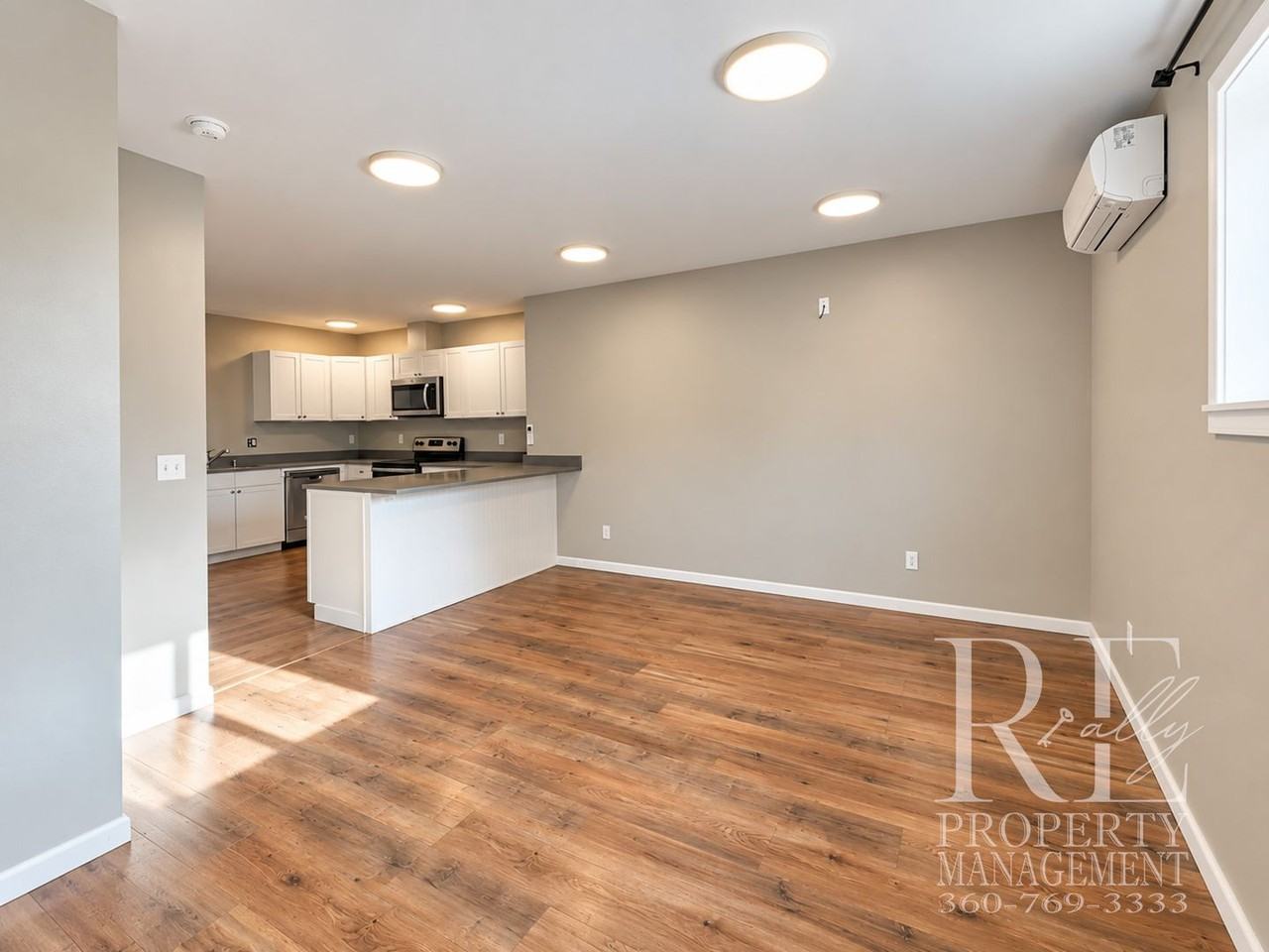 1227 S National Ave - Photo 6 of 16