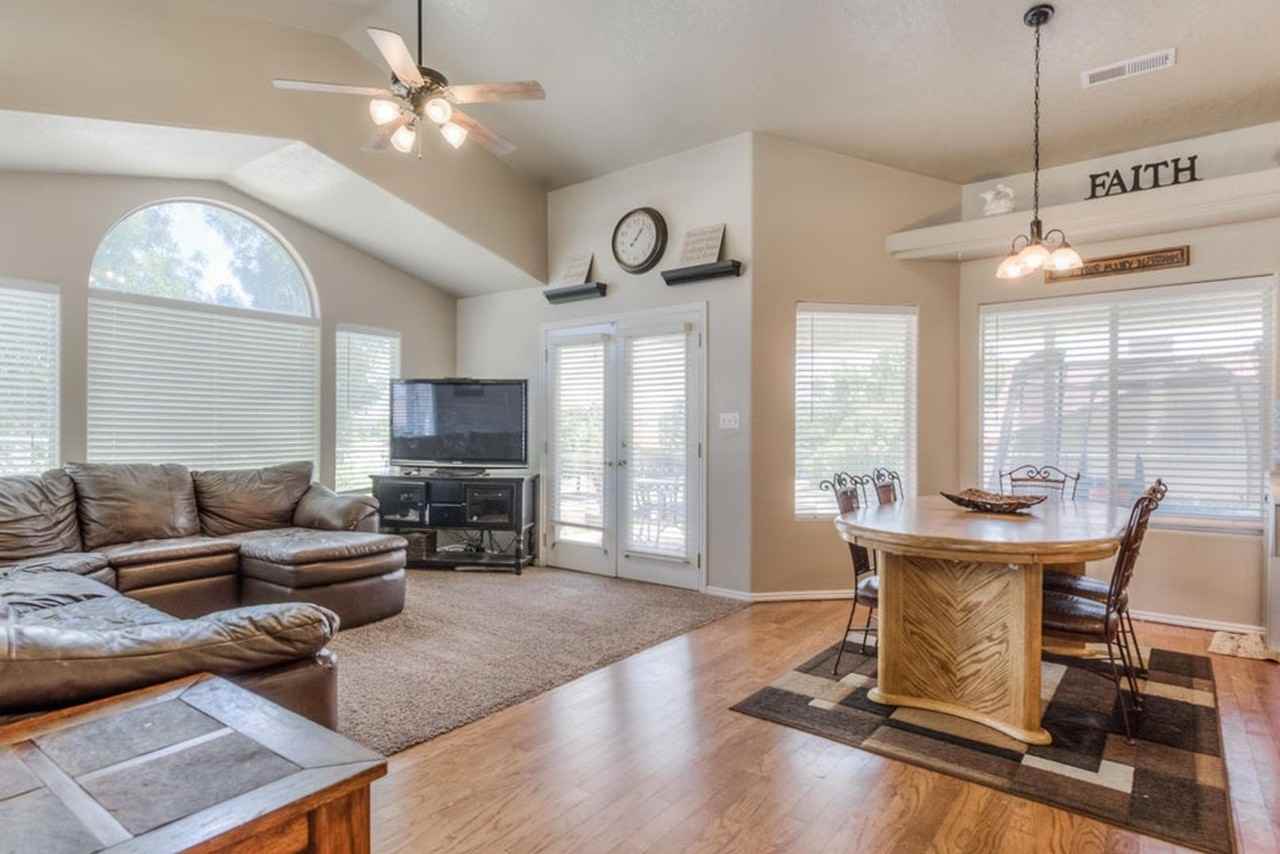 610 E Springhill Dr - Photo 5 of 6