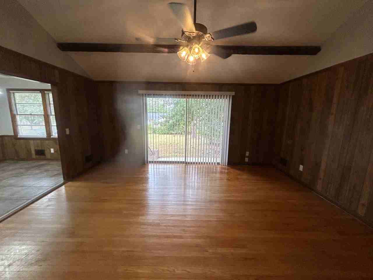 508 Bitternut Rd - Photo 6 of 32