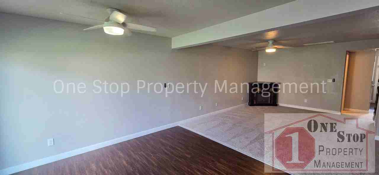 260 Pointe Ln - Photo 4 of 23