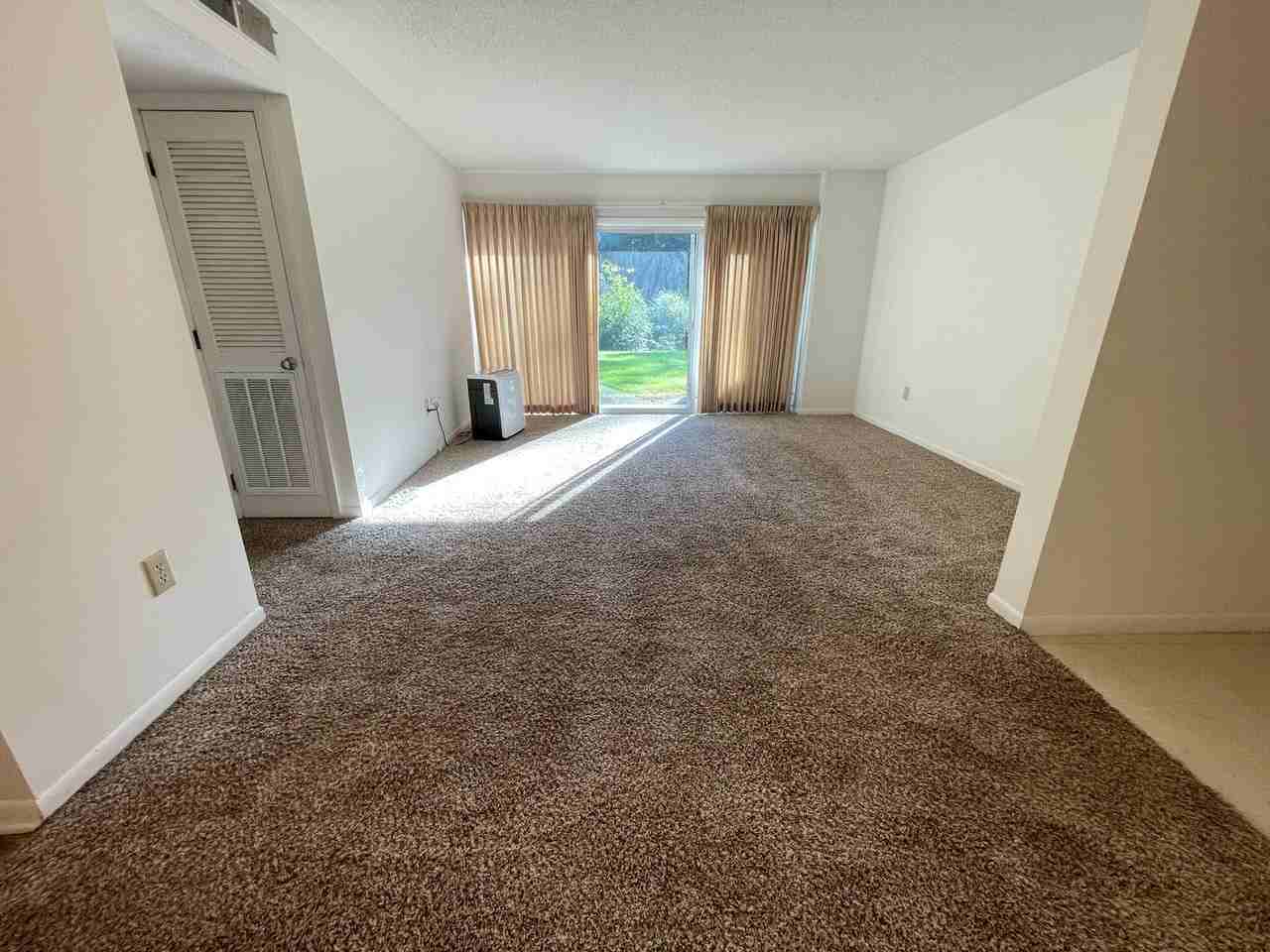 26 Holland Dr - Photo 4 of 29