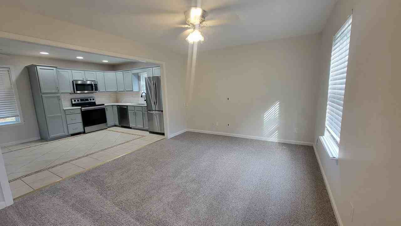 504 Washburn Ave - Photo 2 of 20