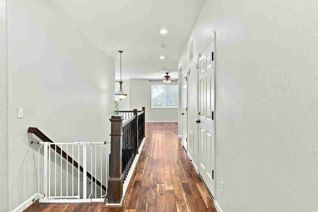 8238 Hollygrape Ln - Photo 3 of 18