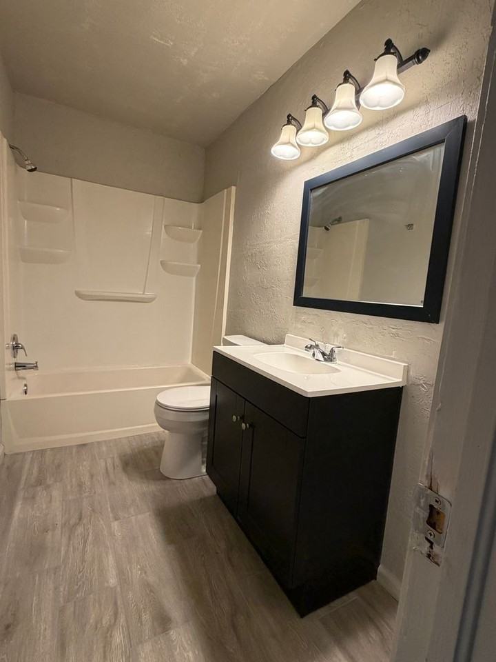 1503 Nw Columbia Ave - Photo 7 of 12