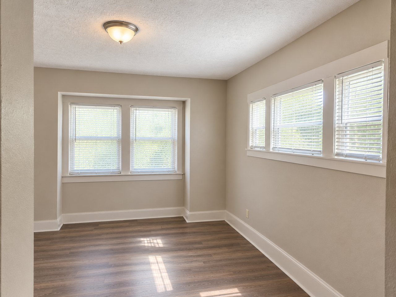 1098 E 146th St - Photo 5 of 44