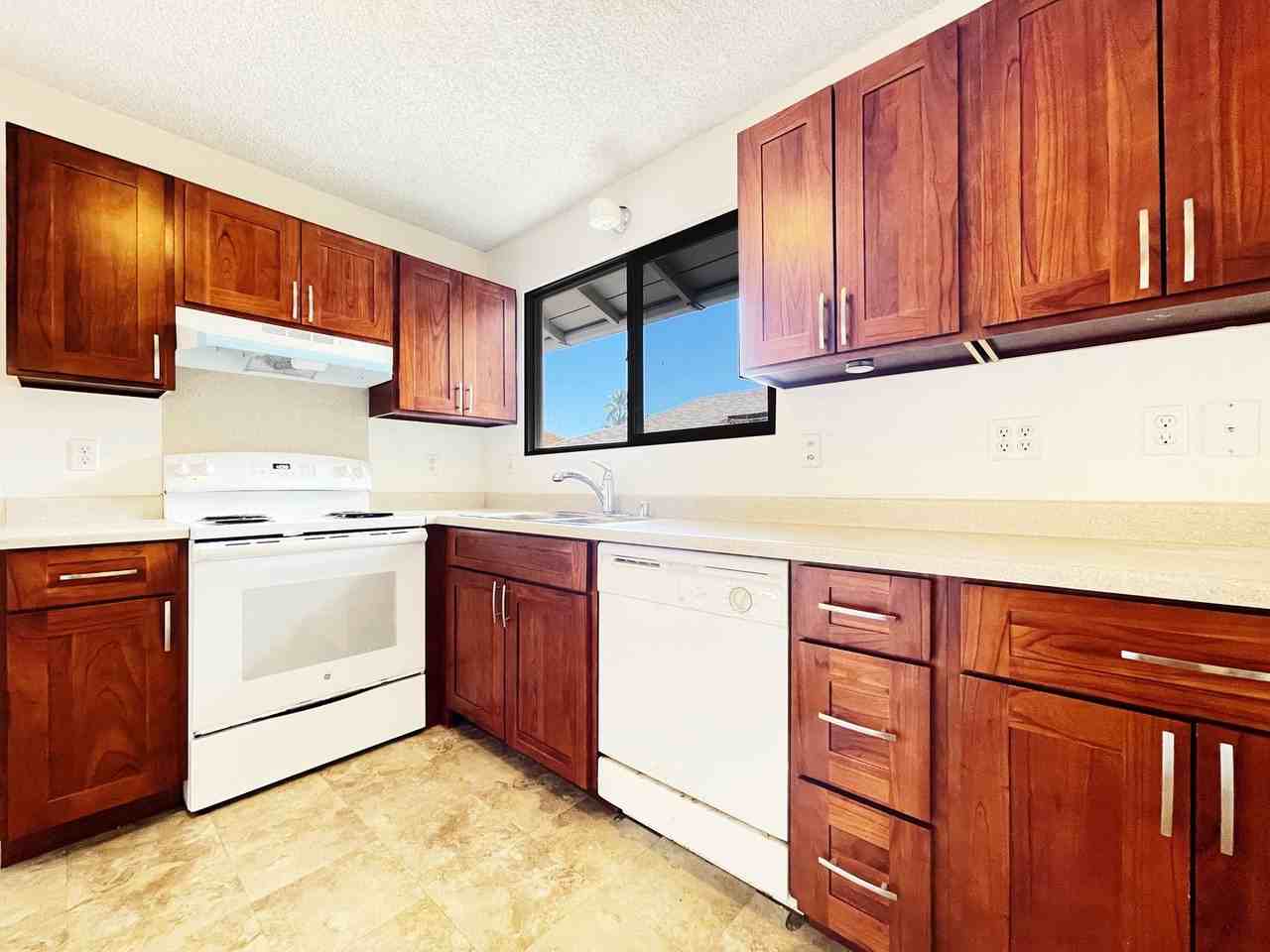 266 Akiohala St - Photo 2 of 22