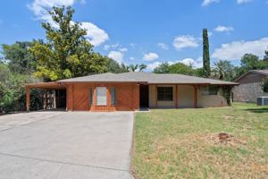 featured image of 1102 Pecan St
